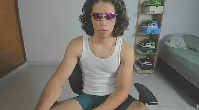 Snapshot of imtonny19 chatting on 18, 2, 2025 imtonny19 online show from 18, 2, 2025