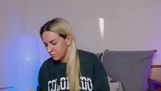 SofiJames online show from 14, 12, 2024