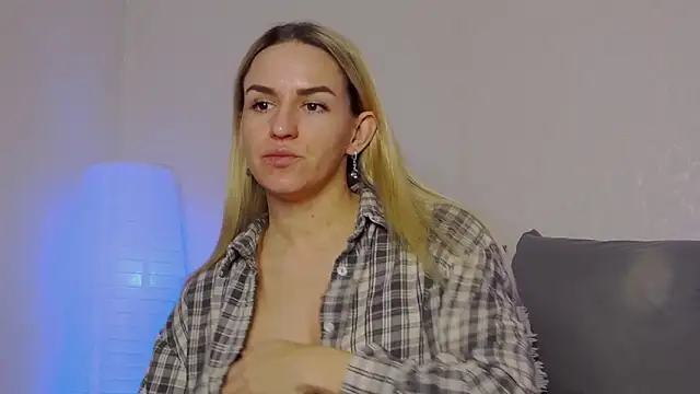 SofiJames online show from 15, 12, 2024