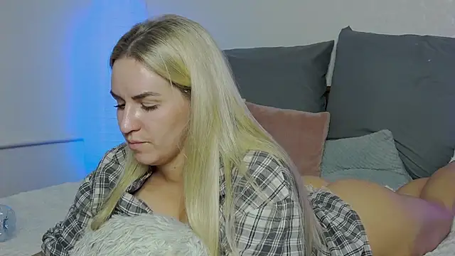 SofiJames online show from 5, 1, 2025