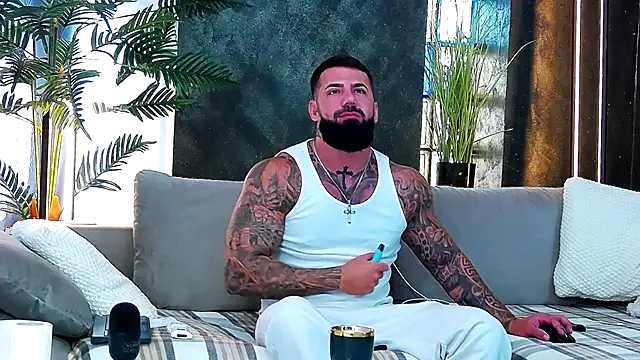 Snapshot of masterkingofmusclee chatting on 18, 9, 2025 masterkingofmusclee online show from 18, 9, 2025