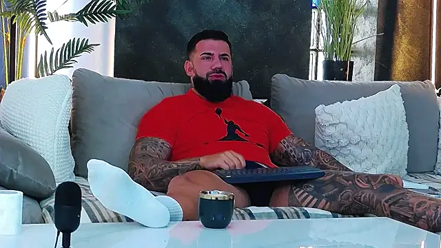 Snapshot of masterkingofmusclee chatting on 25, 9, 2025 masterkingofmusclee online show from 25, 9, 2025