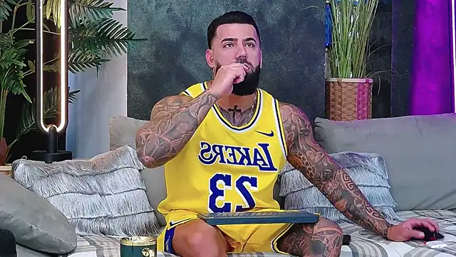 masterkingofmusclee online show from 8, 11, 2025