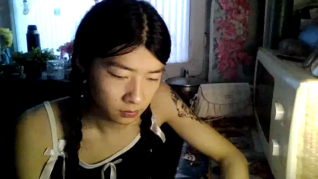 CarlyJoy online show from 4, 4, 2026