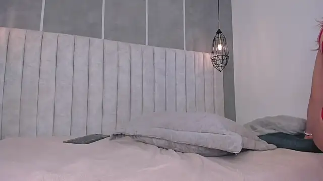 Snapshot of chloe_d chatting on 4, 1, 2025 chloe d online show from 4, 1, 2025