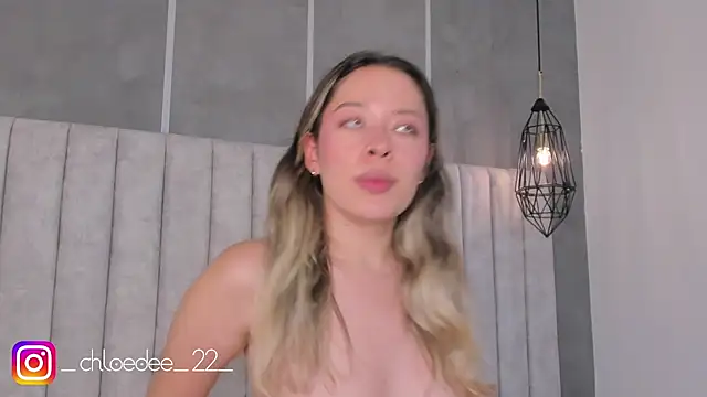 Snapshot of chloe_d chatting on 7, 1, 2025 chloe d online show from 7, 1, 2025