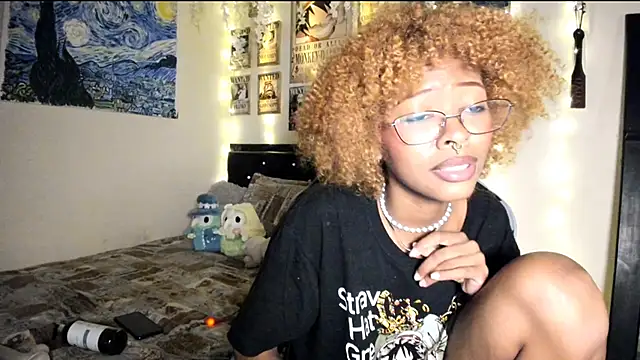 Cristal Jonasxh online show from 6, 2, 2025