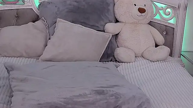 CrissyTaylor online show from 16, 10, 2025