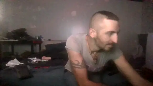 Snapshot of Bi_curious86 chatting on 28, 9, 2025 Bi curious86 online show from 28, 9, 2025