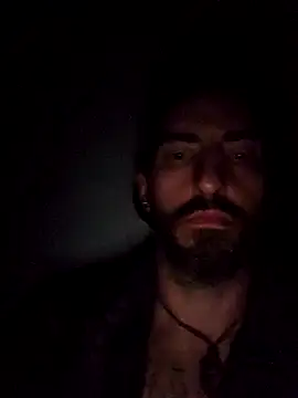 Snapshot of Bi_curious86 chatting on 24, 10, 2025 Bi curious86 online show from 24, 10, 2025