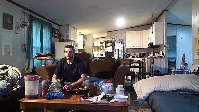 Snapshot of Bi_curious86 chatting on 31, 10, 2025 Bi curious86 online show from 31, 10, 2025