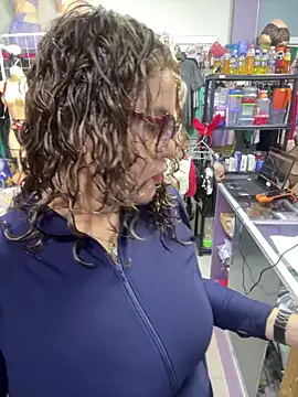 ROSALIALUCY online show from 9, 2, 2026