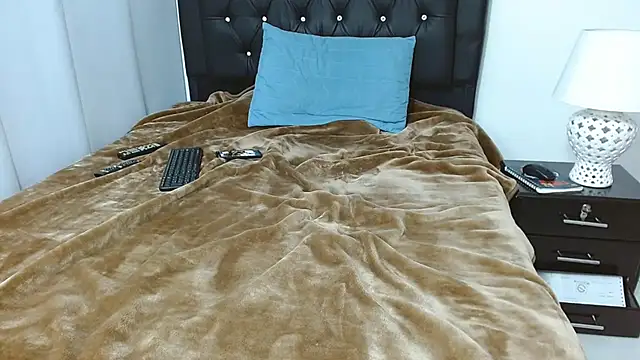 omarmohammedhot2 online show from 19, 12, 2024