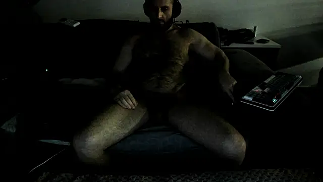 Snapshot of Hugealphabeast chatting on 22, 11, 2025 Hugealphabeast online show from 22, 11, 2025