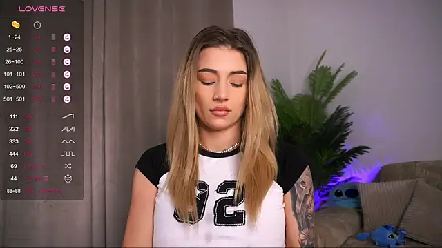 AishaCarter online show from 11, 2, 2025