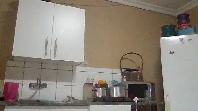 Snapshot of ShooingBunch chatting on 2, 12, 2025 ShooingBunch online show from 2, 12, 2025