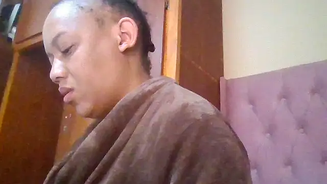 Snapshot of ShooingBunch chatting on 15, 12, 2025 ShooingBunch online show from 15, 12, 2025