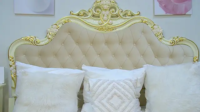 ViolettaCosmo online show from 1, 12, 2025