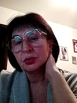 AlbinaXPretty online show from 10, 12, 2024