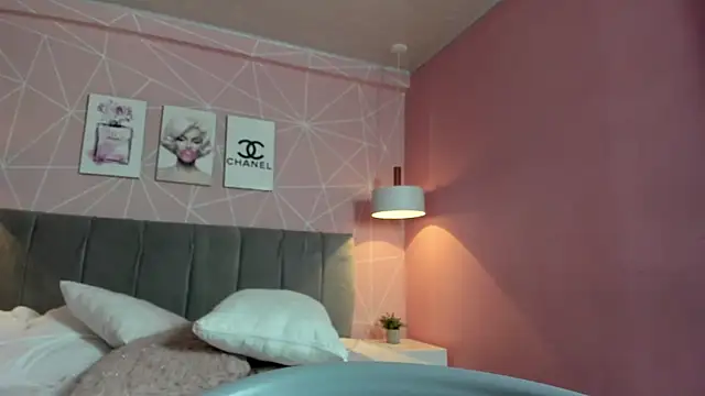 dolly zoe online show from 18, 1, 2025