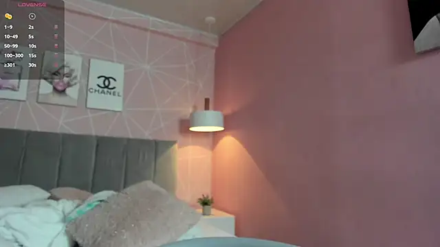 dolly zoe online show from 30, 1, 2025