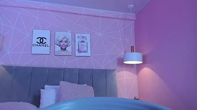 dolly zoe online show from 17, 2, 2025