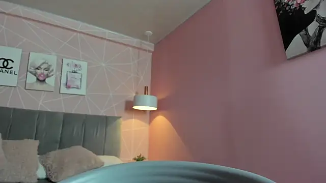 dolly zoe online show from 18, 2, 2025