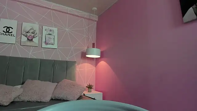 dolly zoe online show from 15, 3, 2025