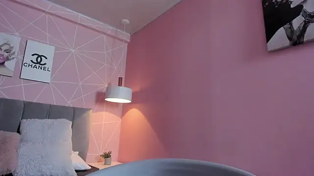 dolly zoe online show from 17, 10, 2025