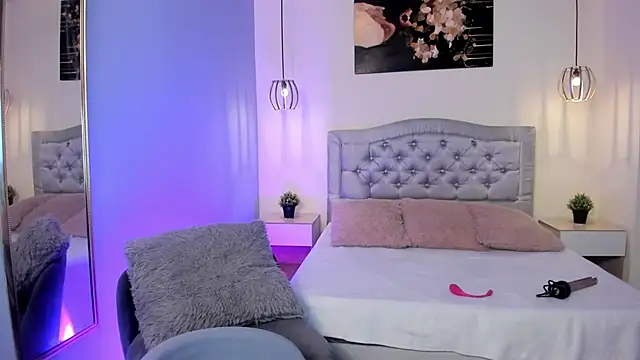 ayshel   online show from 6, 3, 2025