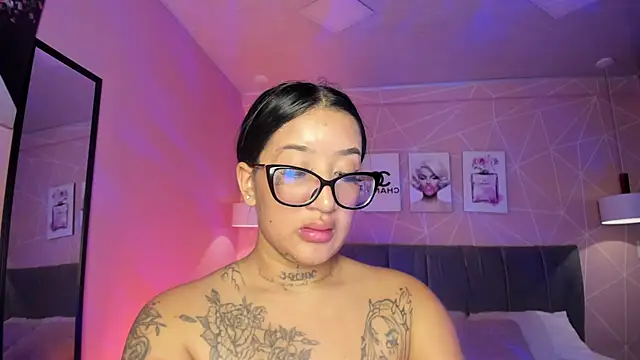 ayshel   online show from 4, 12, 2025