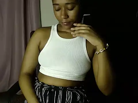 Snapshot of savage_laura chatting on 11, 3, 2026 savage laura online show from 11, 3, 2026