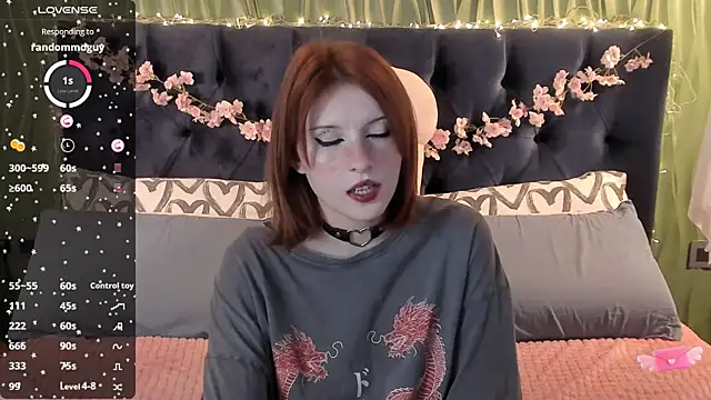 Snapshot of AliceLanley chatting on 10, 10, 2025 AliceLanley online show from 10, 10, 2025