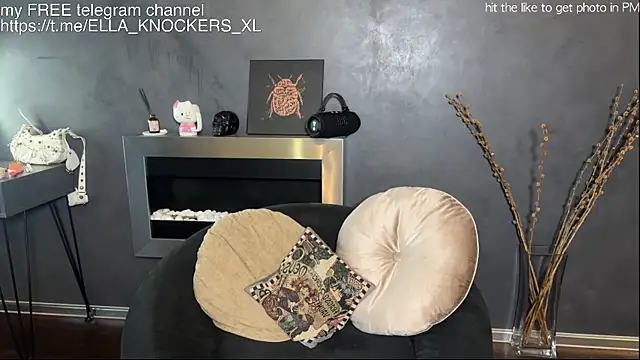 Snapshot of ella_knockers_xl chatting on 26, 10, 2025 ella knockers xl online show from 26, 10, 2025