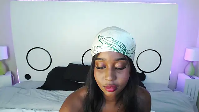 MichaelaCox online show from 10, 9, 2025