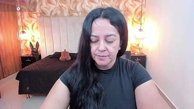 Snapshot of lucia_vonne_ chatting on 5, 2, 2026 lucia vonne online show from 5, 2, 2026