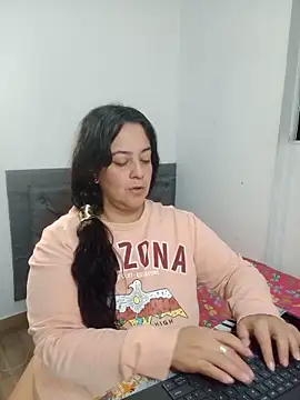 lucia vonne  online show from 11, 6, 2026