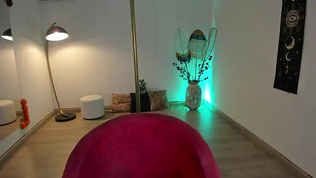 Snapshot of Kat_Art chatting on 24, 12, 2024 Kat Art online show from 24, 12, 2024