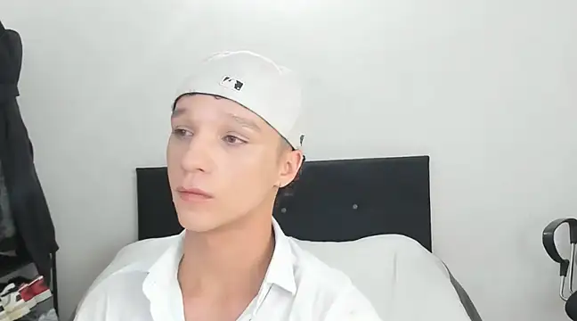 Snapshot of angelcortes chatting on 24, 12, 2024 angelcortes online show from 24, 12, 2024