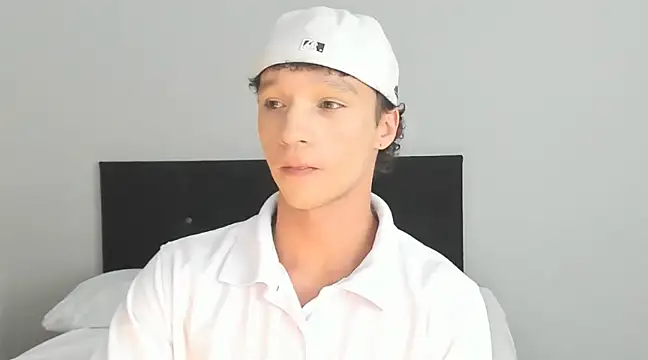 Snapshot of angelcortes chatting on 28, 2, 2025 angelcortes online show from 28, 2, 2025