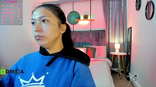 CoralineRicce  online show from 9, 9, 2025