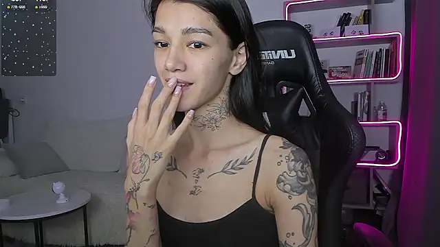 vinkitinkii online show from 5, 12, 2024