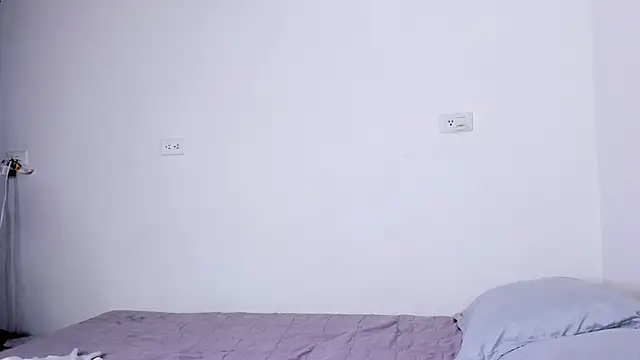 yungelitamor  online show from 11, 12, 2024