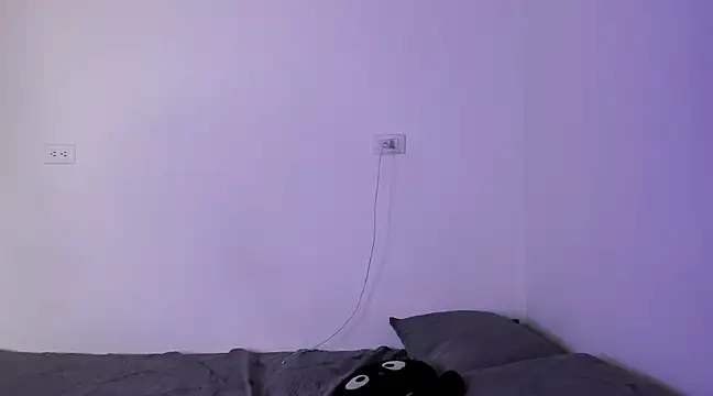 yungelitamor  online show from 27, 12, 2024