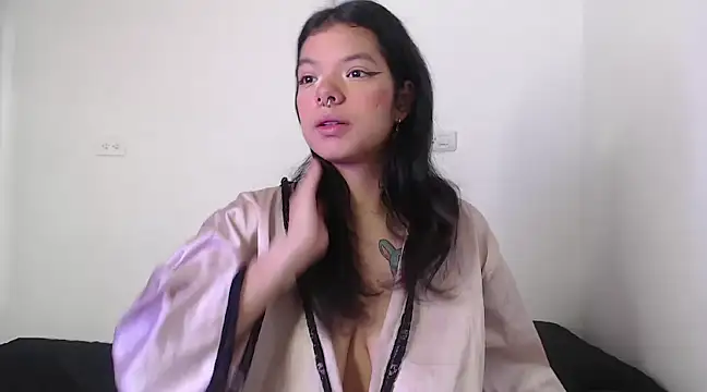 yungelitamor  online show from 8, 1, 2025