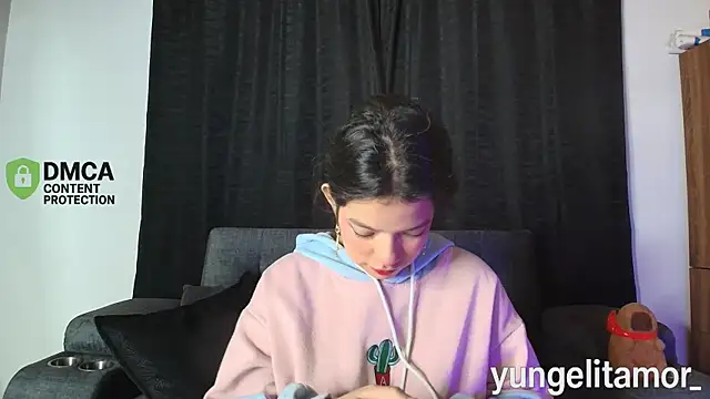 Snapshot of yungelitamor_ chatting on 29, 9, 2025 yungelitamor  online show from 29, 9, 2025