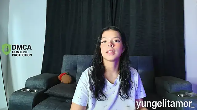 Snapshot of yungelitamor_ chatting on 6, 10, 2025 yungelitamor  online show from 6, 10, 2025