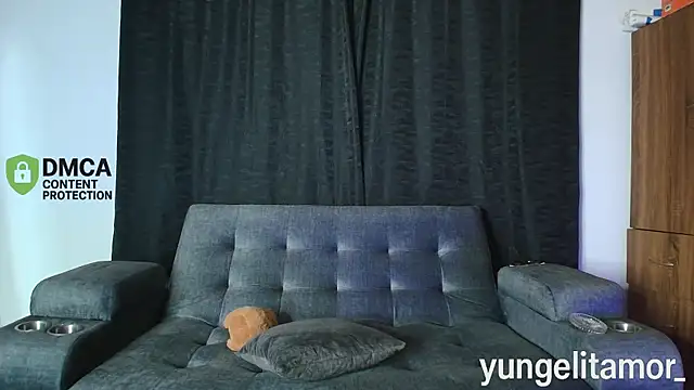 Snapshot of yungelitamor_ chatting on 11, 10, 2025 yungelitamor  online show from 11, 10, 2025