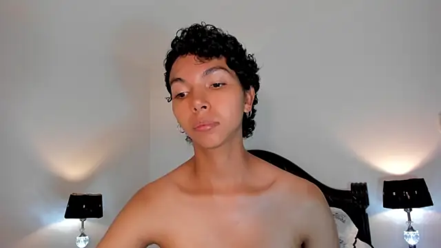 xhenisa  online show from 10, 3, 2025