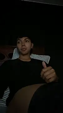 xhenisa  online show from 5, 2, 2026